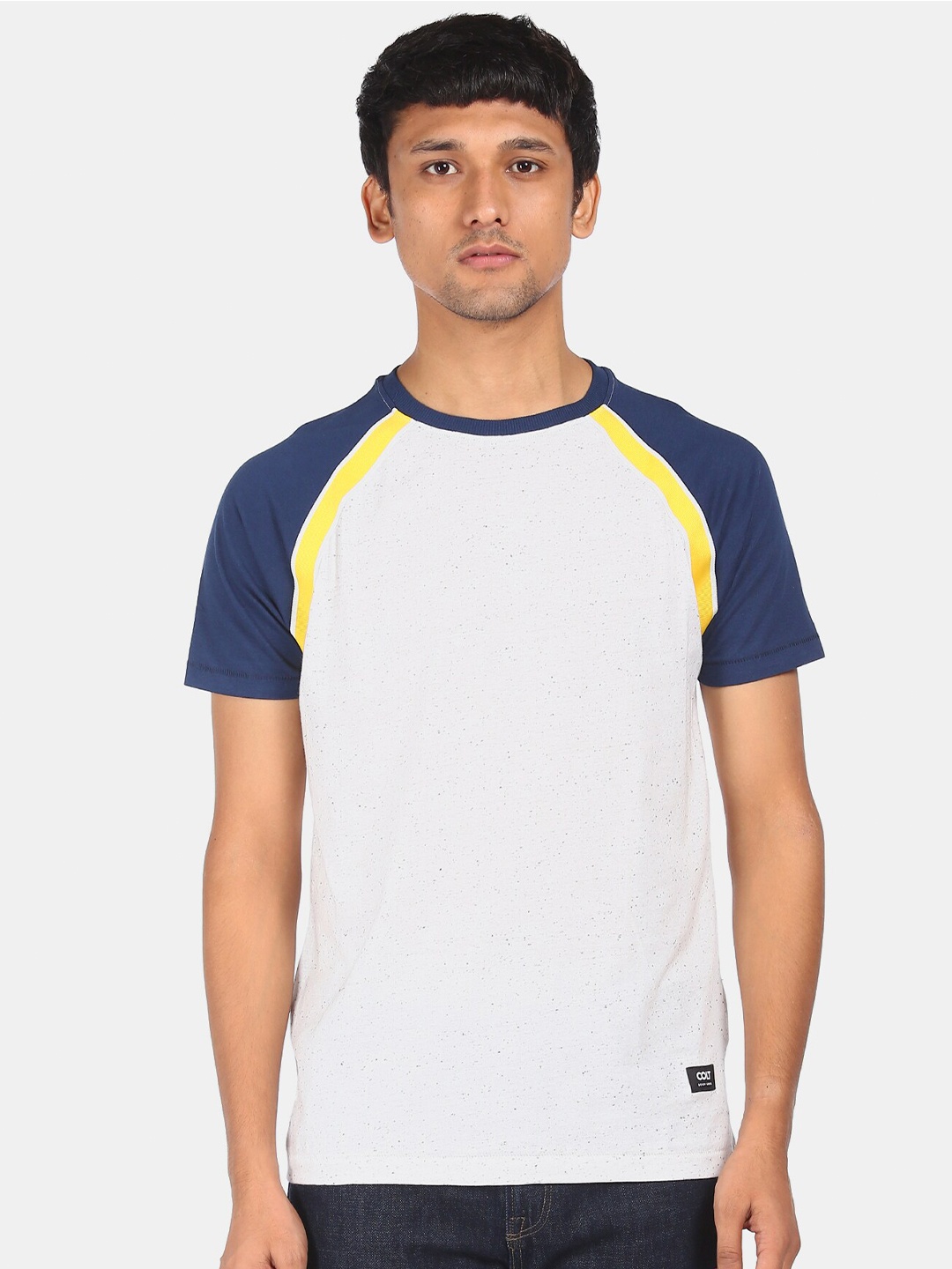 

Colt Men White Drop-Shoulder Sleeves Raw Edge T-shirt
