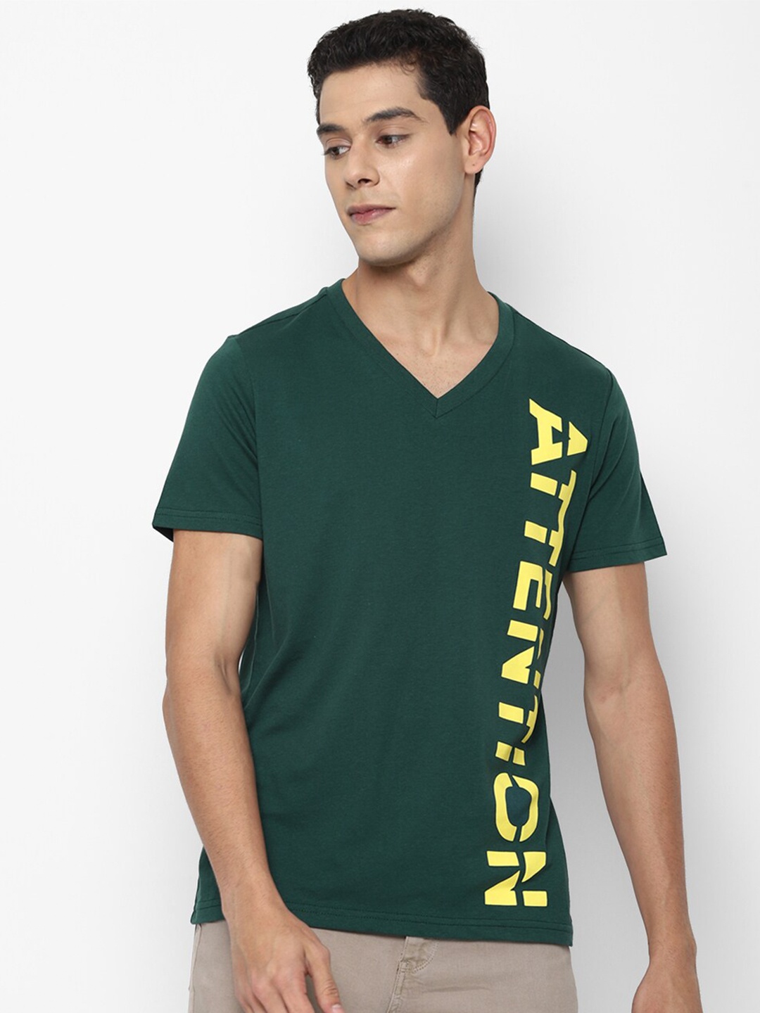 FOREVER 21 Men Green & Yellow Typography Printed V-Neck T-shirt