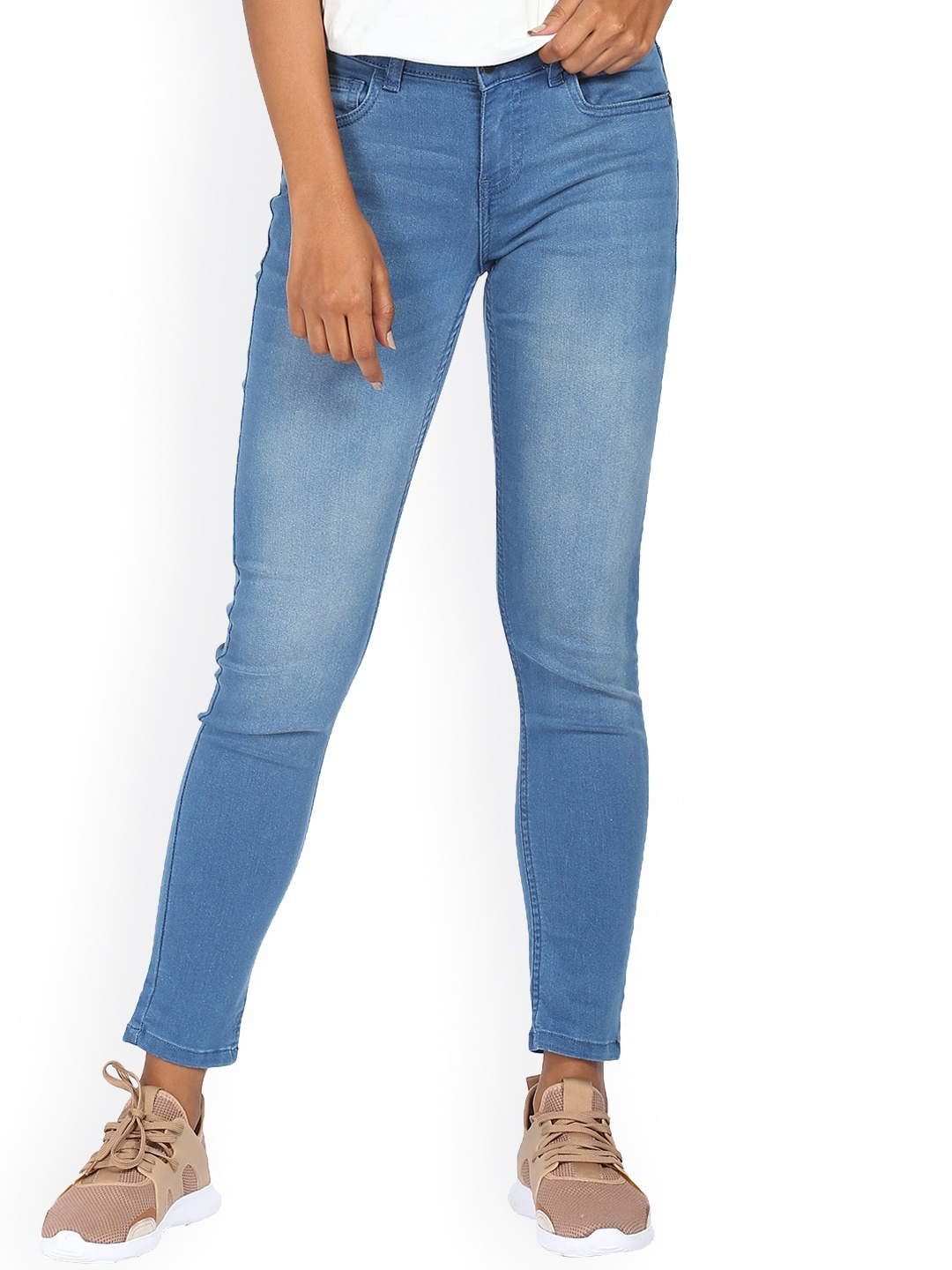 

Cherokee Women Blue Light Fade Cropped Jeans