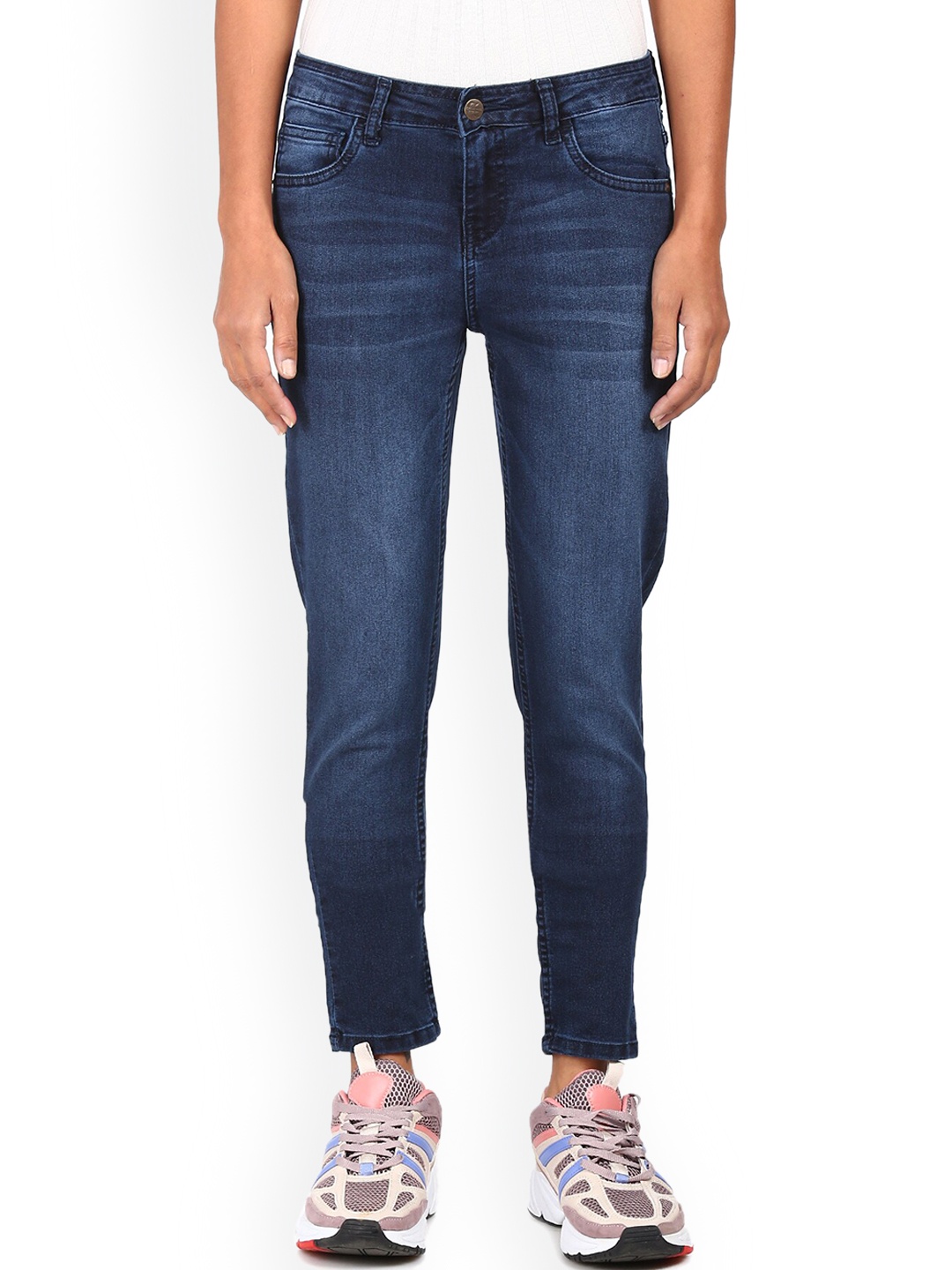 

Cherokee Women Blue Light Fade Stone Wash Jeans