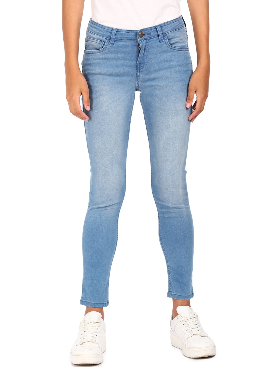 

Cherokee Women Blue Stone Wash Mid Rise Cropped Jeans
