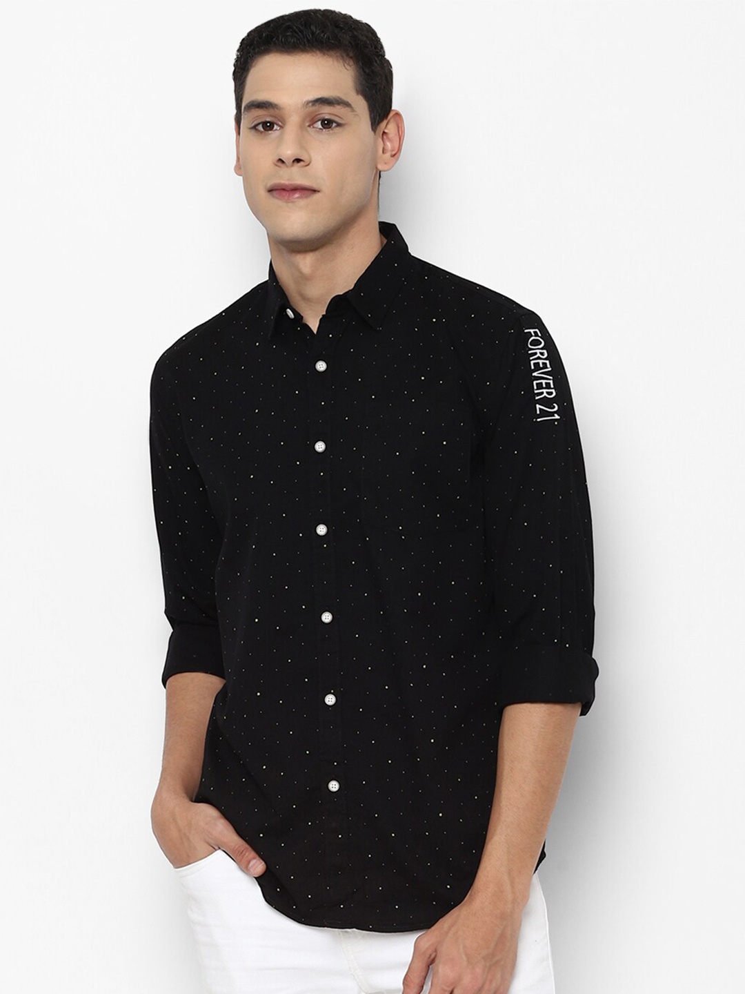 

FOREVER 21 Men Black Opaque Printed Casual Shirt