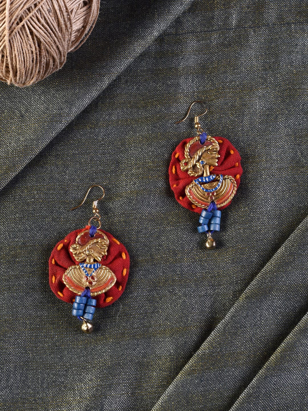 

AAKRITI ART CREATIONS Red & Gold-Toned Quirky Drop Earrings