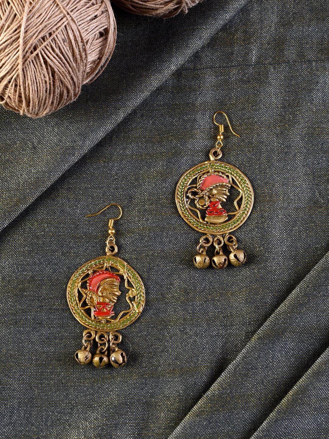 

AAKRITI ART CREATIONS Gold-Toned & Red Contemporary Drop Earrings