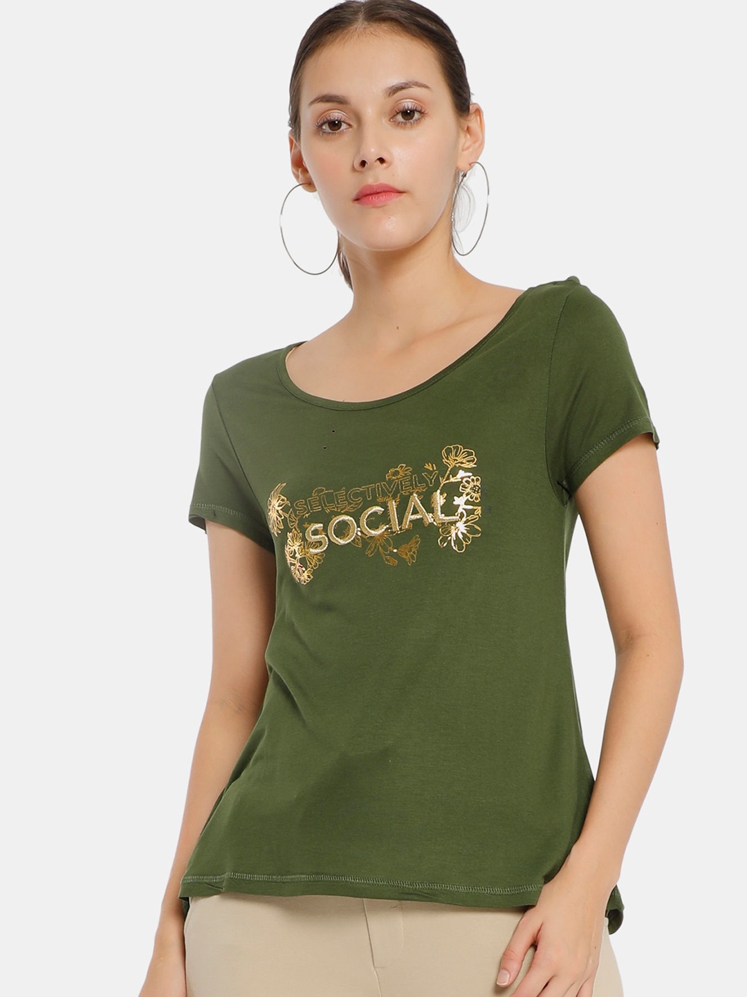 

Sugr Women Green Printed Extended Sleeves Applique T-shirt