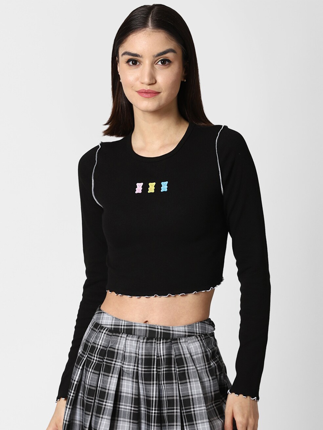 

FOREVER 21 Black Applique Fitted Crop Top