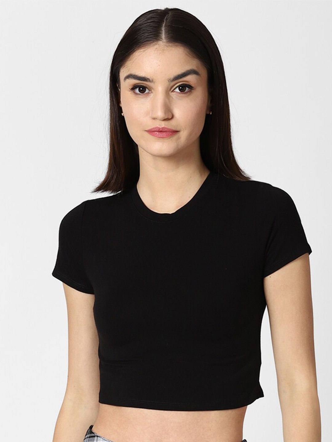 

FOREVER 21 Black Fitted Knit Crop Top