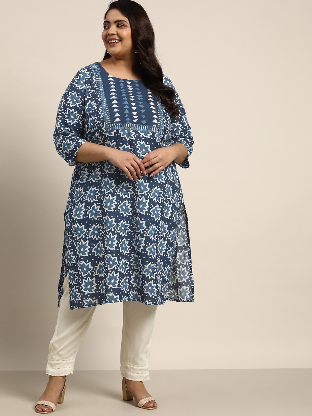 

Sztori Women Plus Size Navy Blue & White Ethnic Motifs Printed Kurta