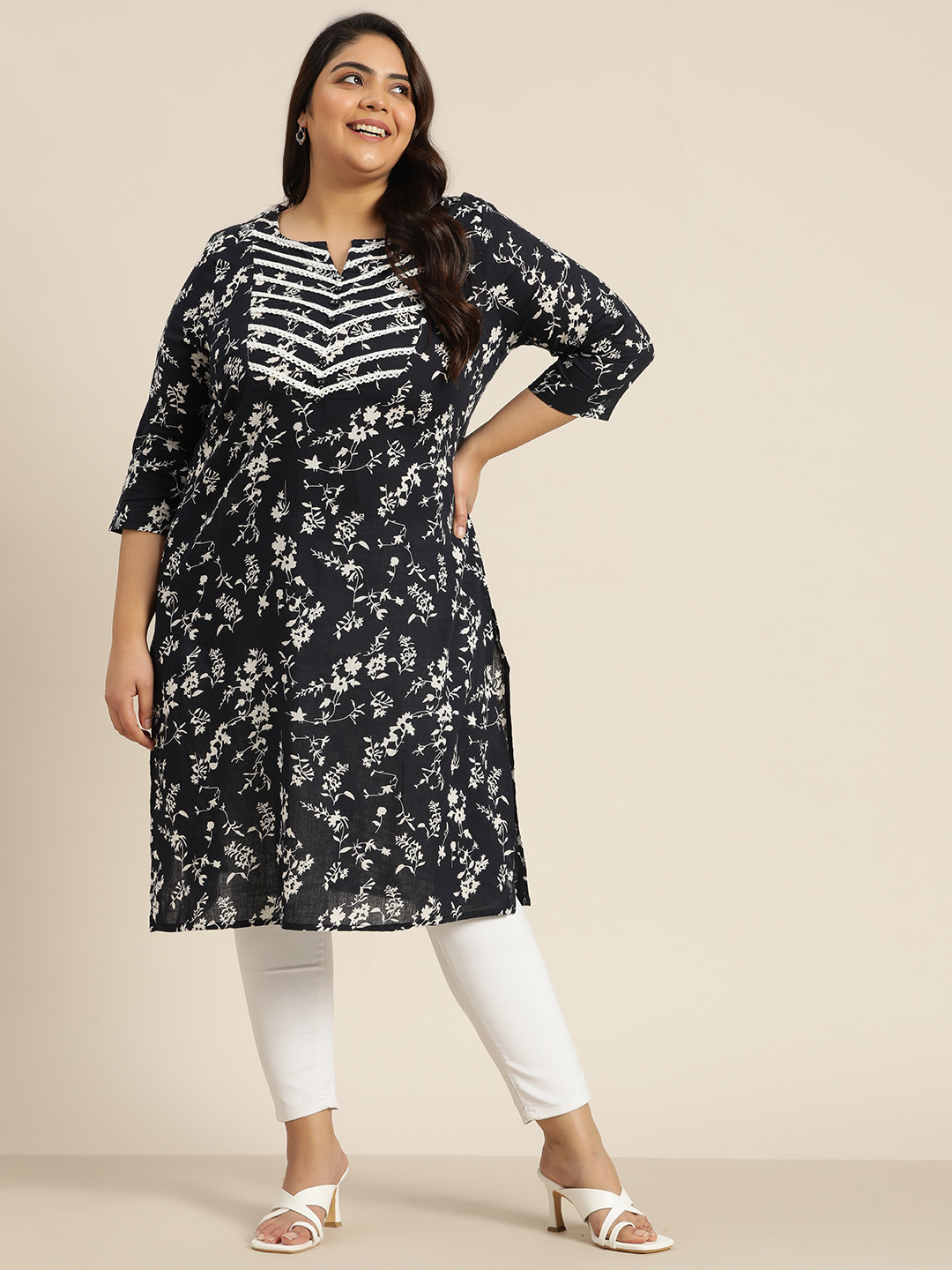 

Sztori Women Plus Size Navy Blue & White Pure Cotton Ethnic Motifs Printed Kurta