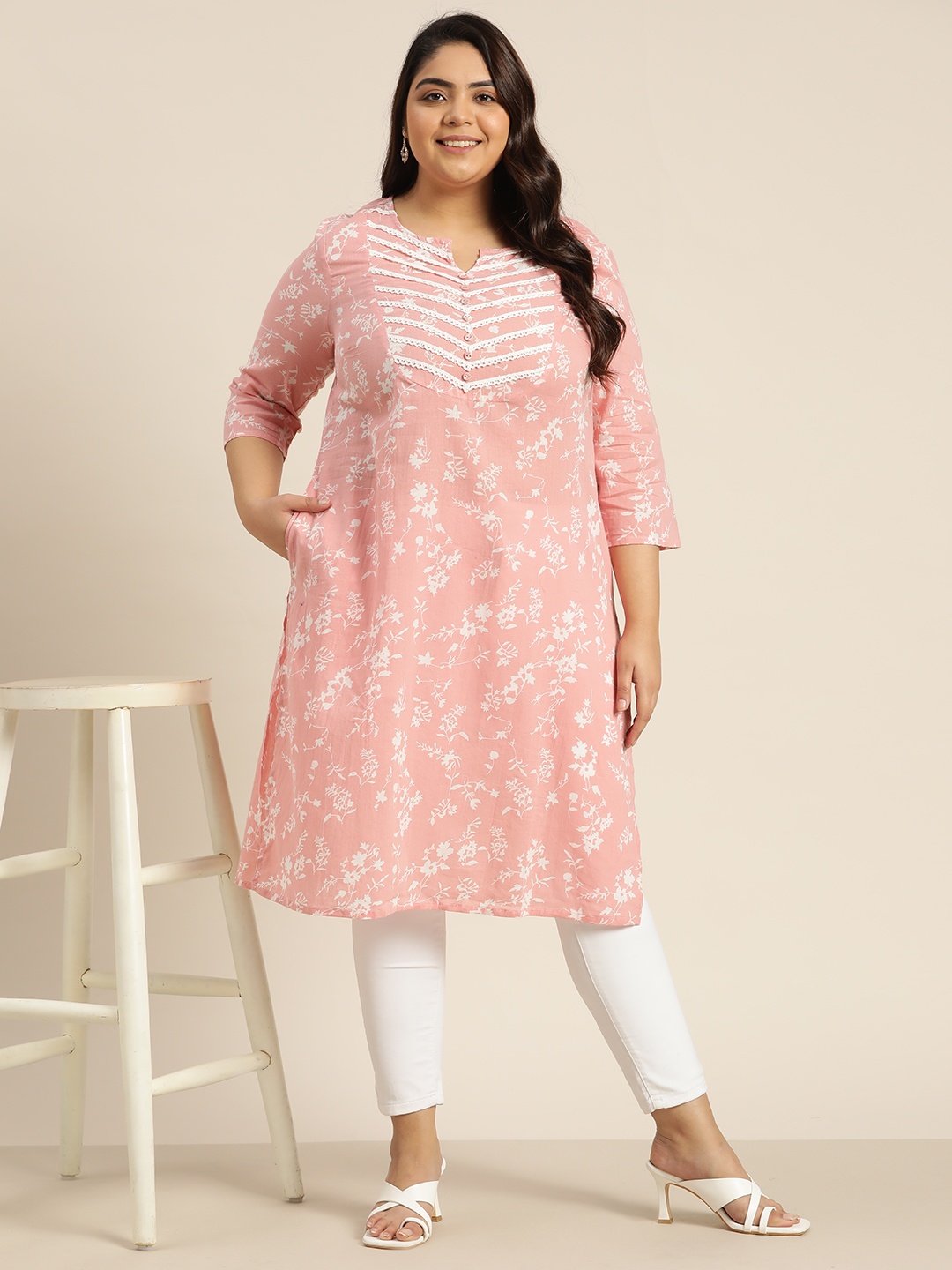 

Sztori Women Plus Size Pink & White Ethnic Motifs Pure Cotton Printed Kurta