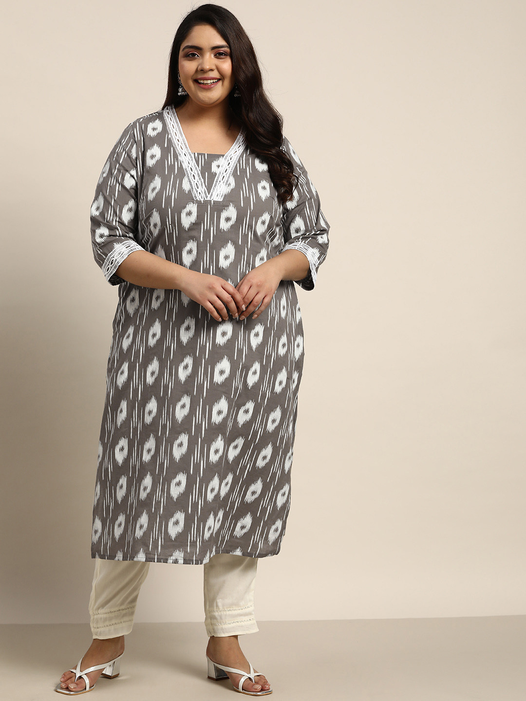 

Sztori Women Plus Size Charcoal Grey & White Printed Kurta with Lace Tapings