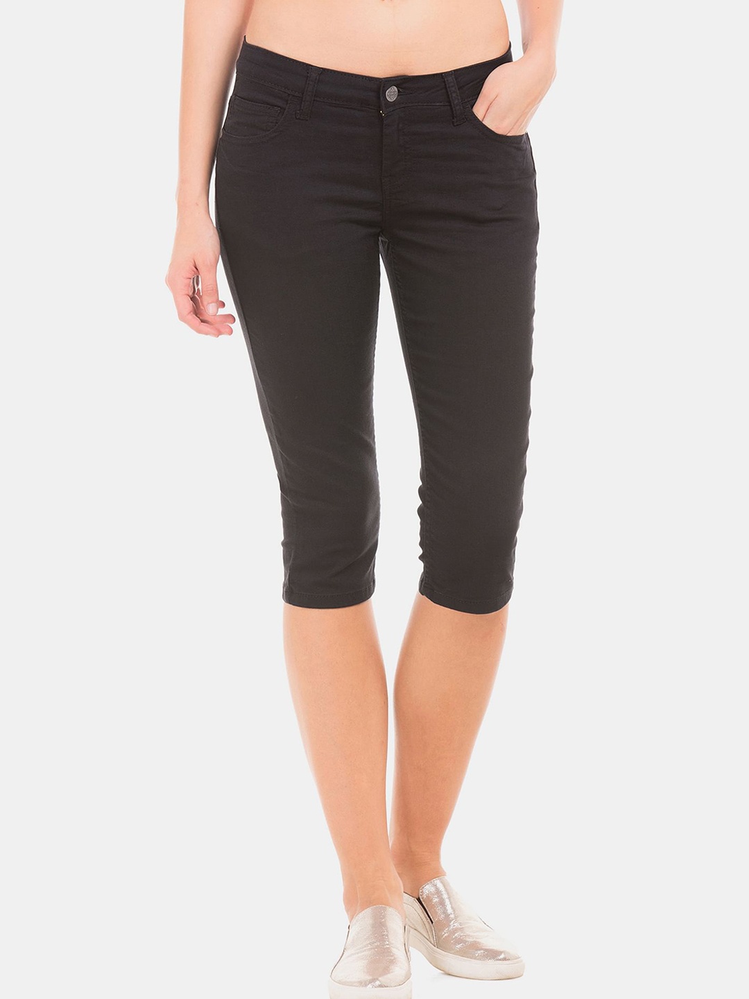 

Newport Women Black Capris Jeans