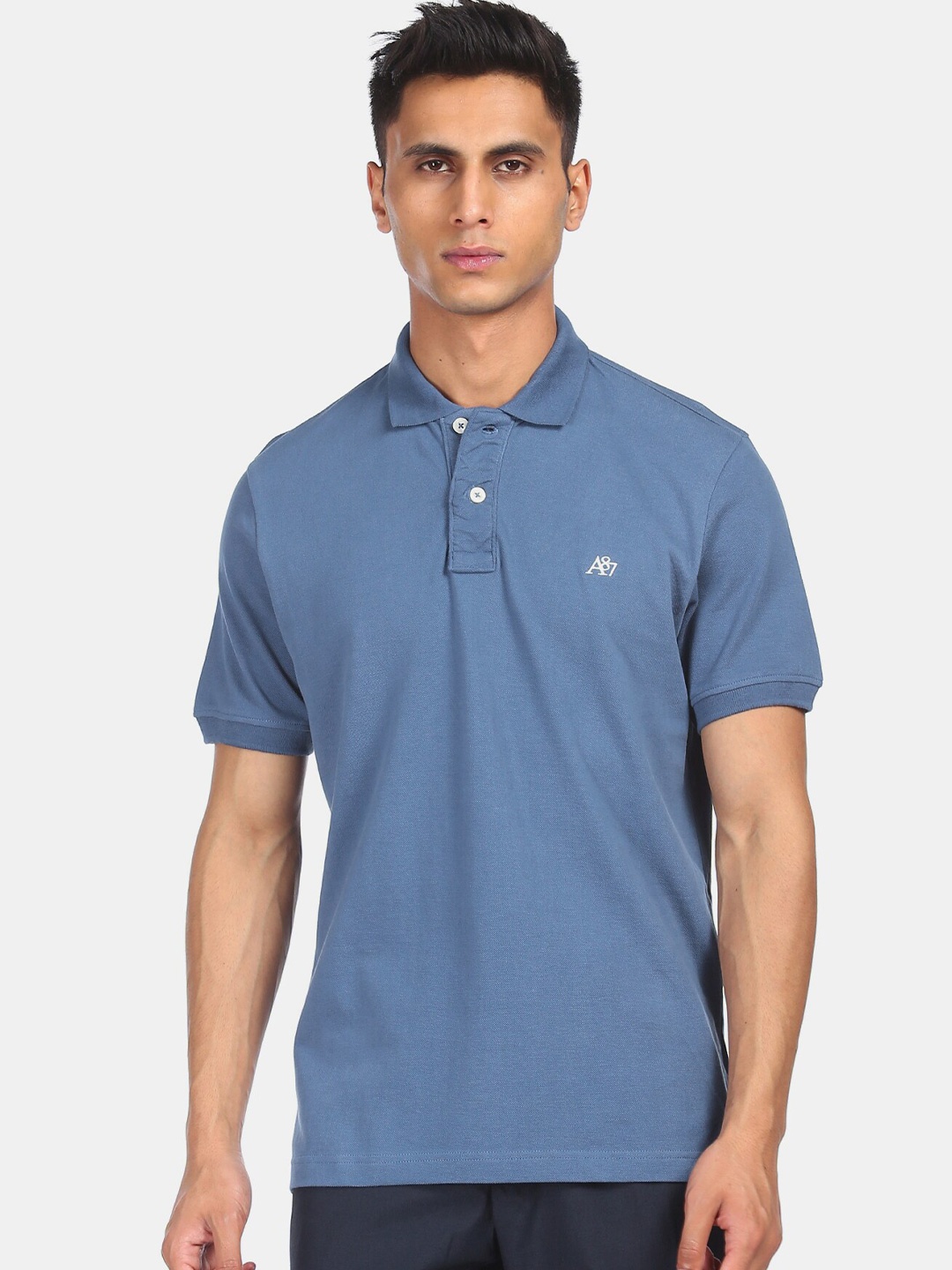 

Aeropostale Men Blue Polo Collar T-shirt