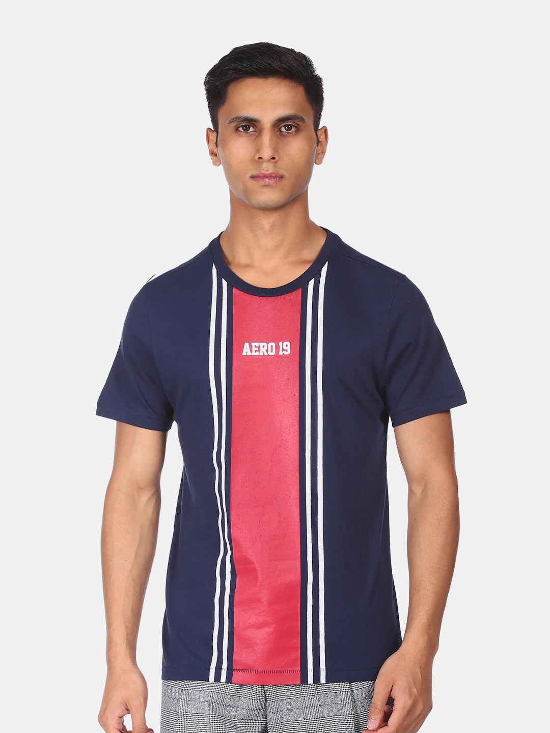 

Aeropostale Men Blue & Pink Striped Pure Cotton T-shirt
