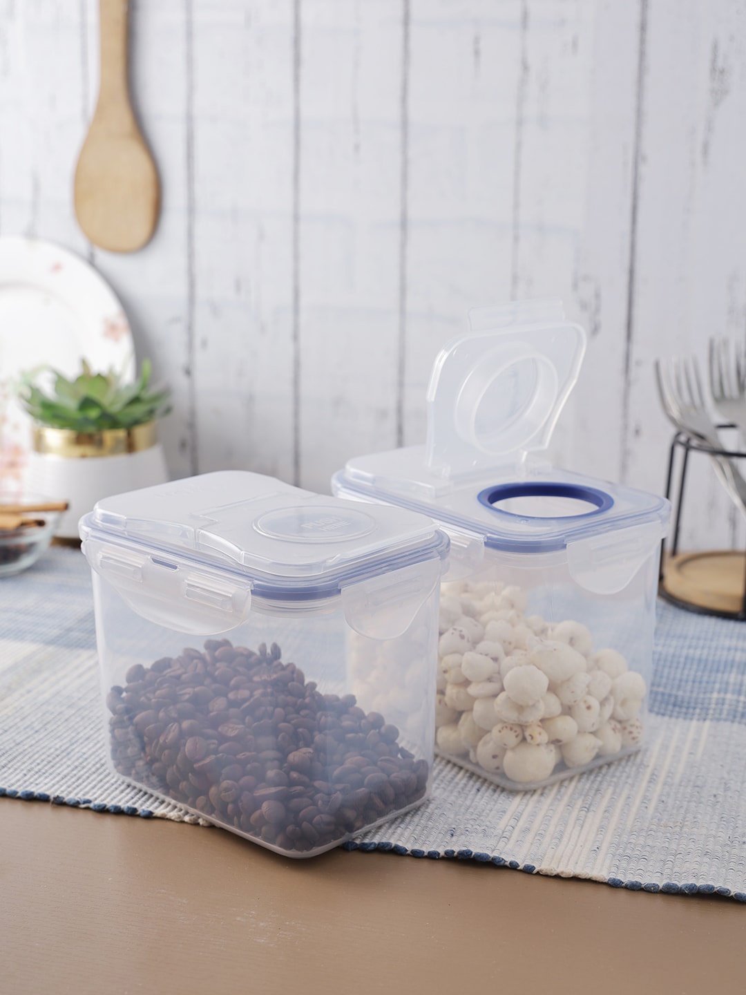

Lock & Lock Set of 2 Transparent Airtight Food Storage Containers With Flip Lid