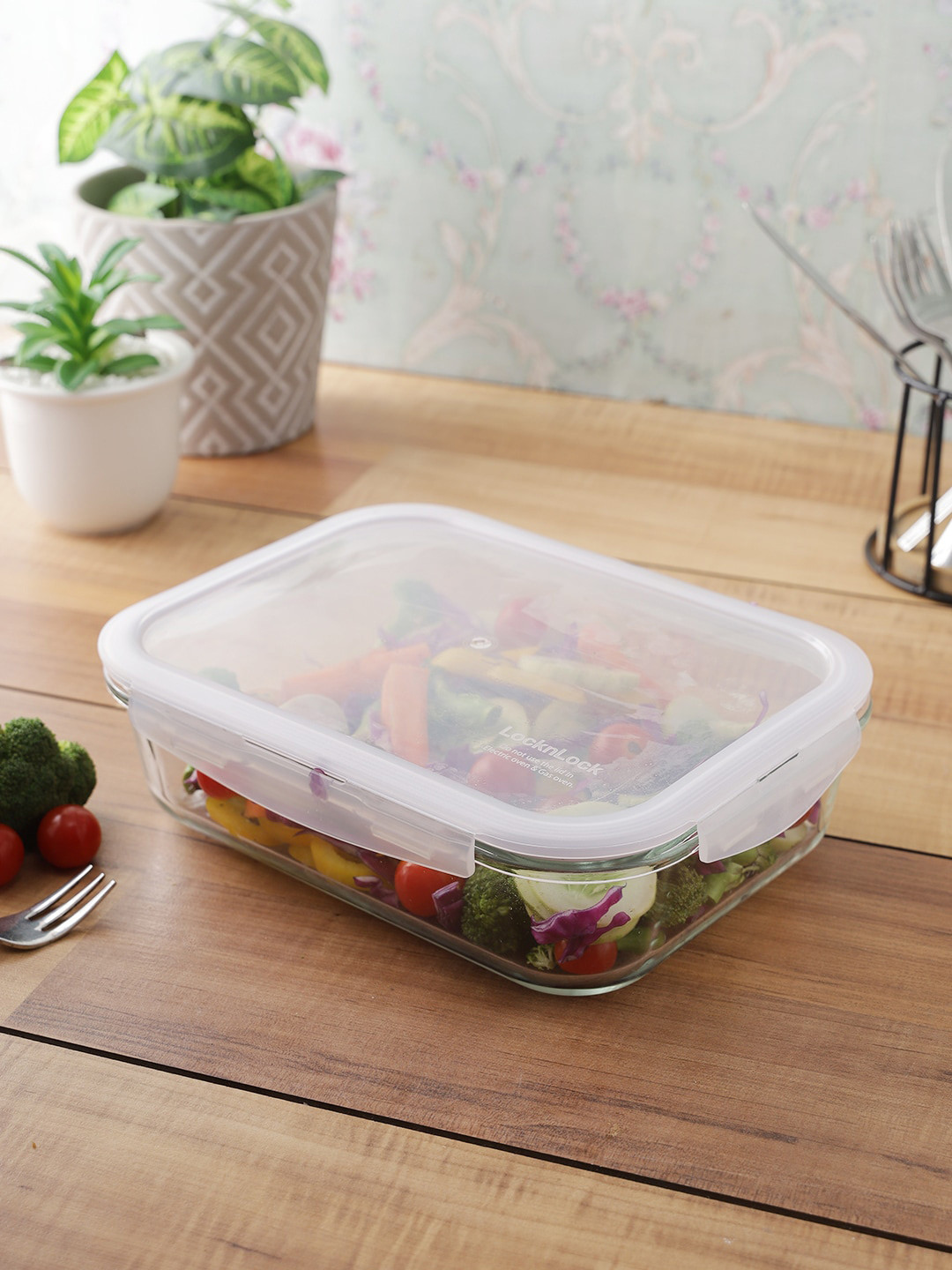 

Lock & Lock Transparent Heat Resistance Leak Proof Euro Glass Storage Container 1.6 L