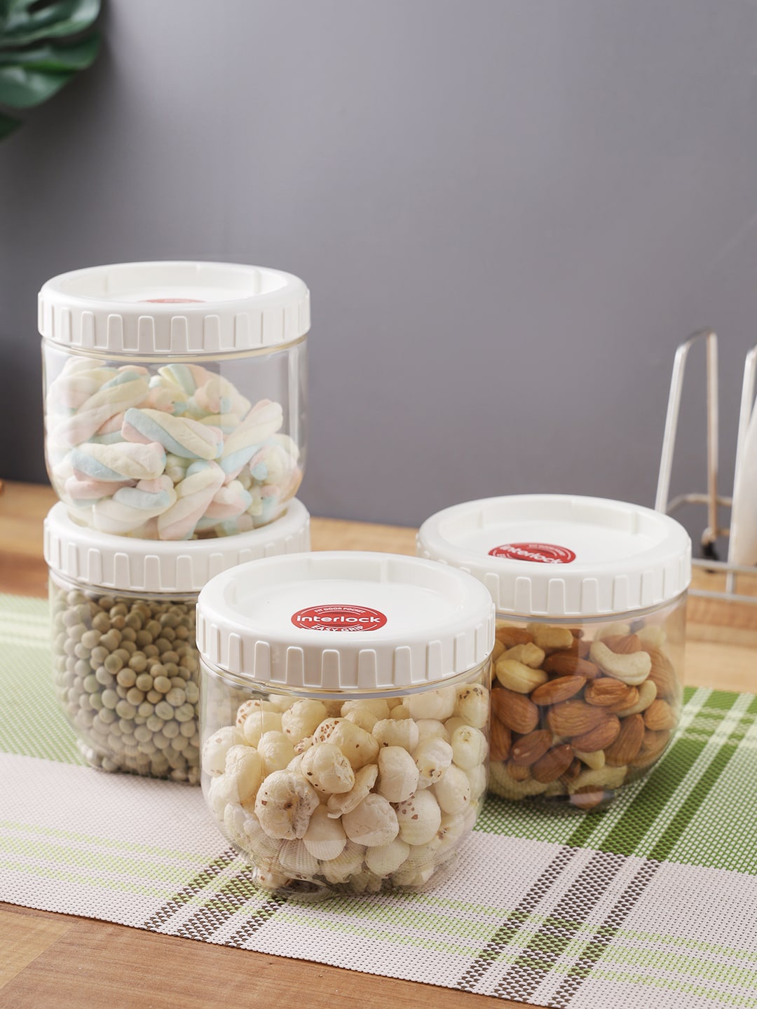 

Lock & Lock Set Of 4 BPA free Interlock Food Storage Containers, Transparent
