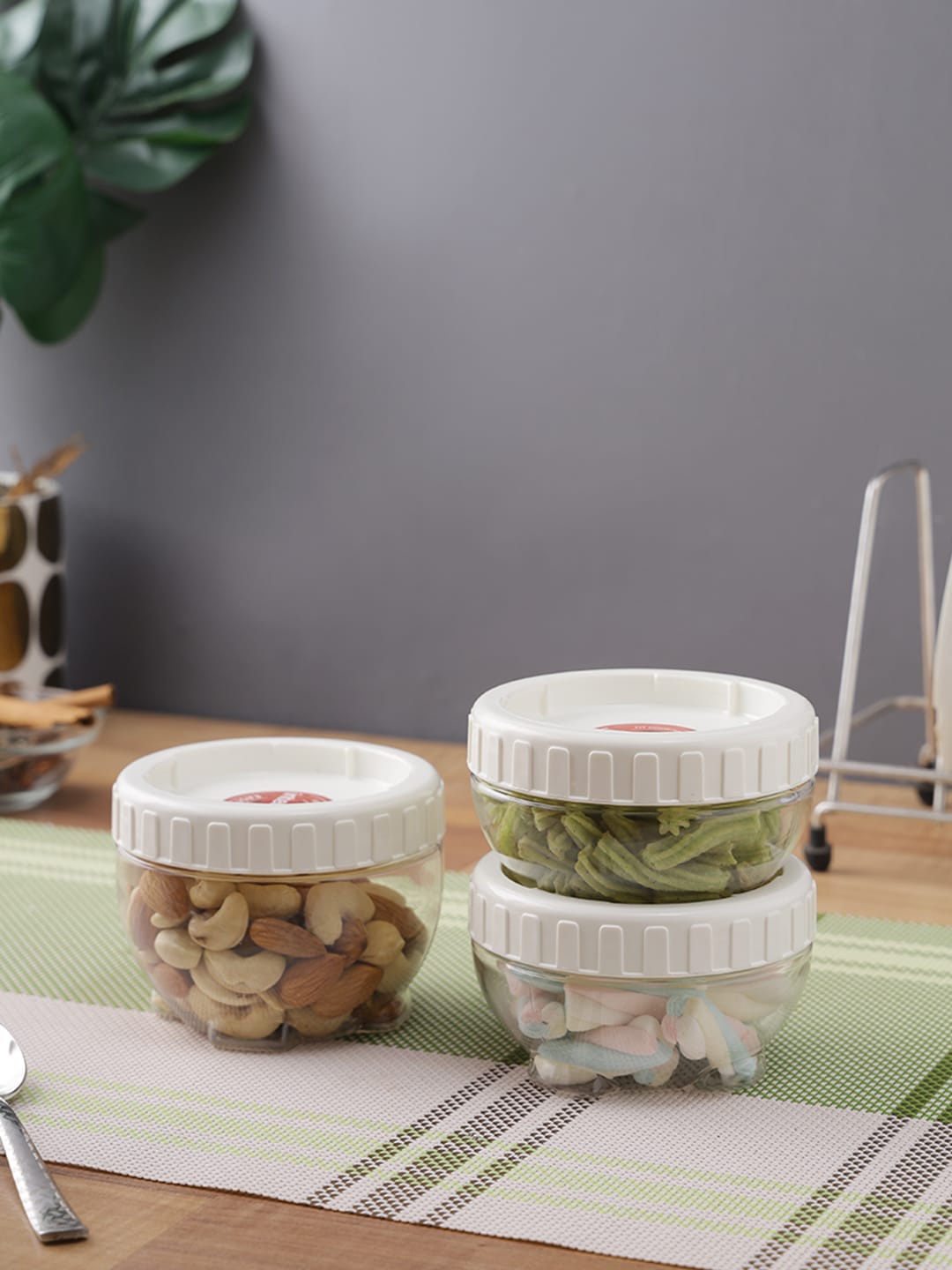 

Lock & Lock Set Of 3 Transparent & White Solid Interlock Refrigerator Food Storage Containers