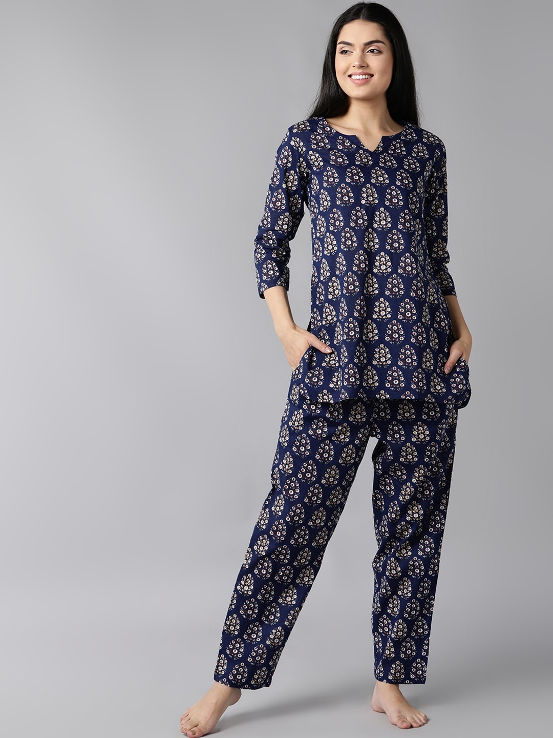 

AHIKA Women Navy Blue & White Printed Night suit