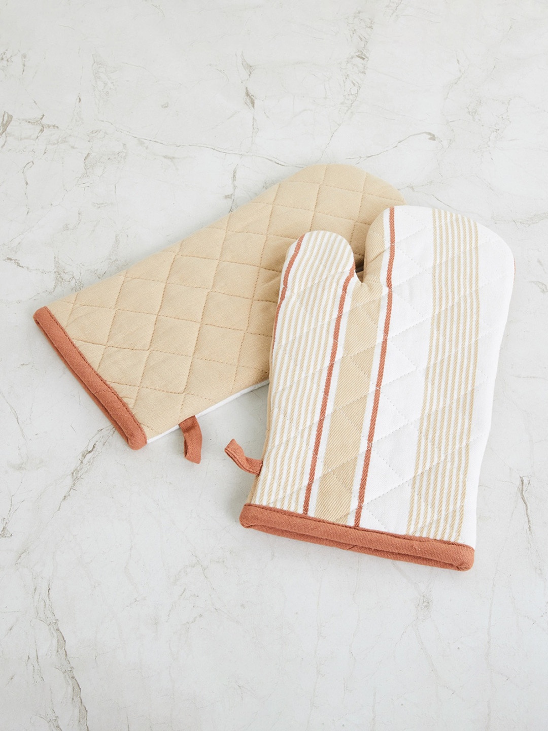 

Home Centre Assorted Oven Cotton Gloves