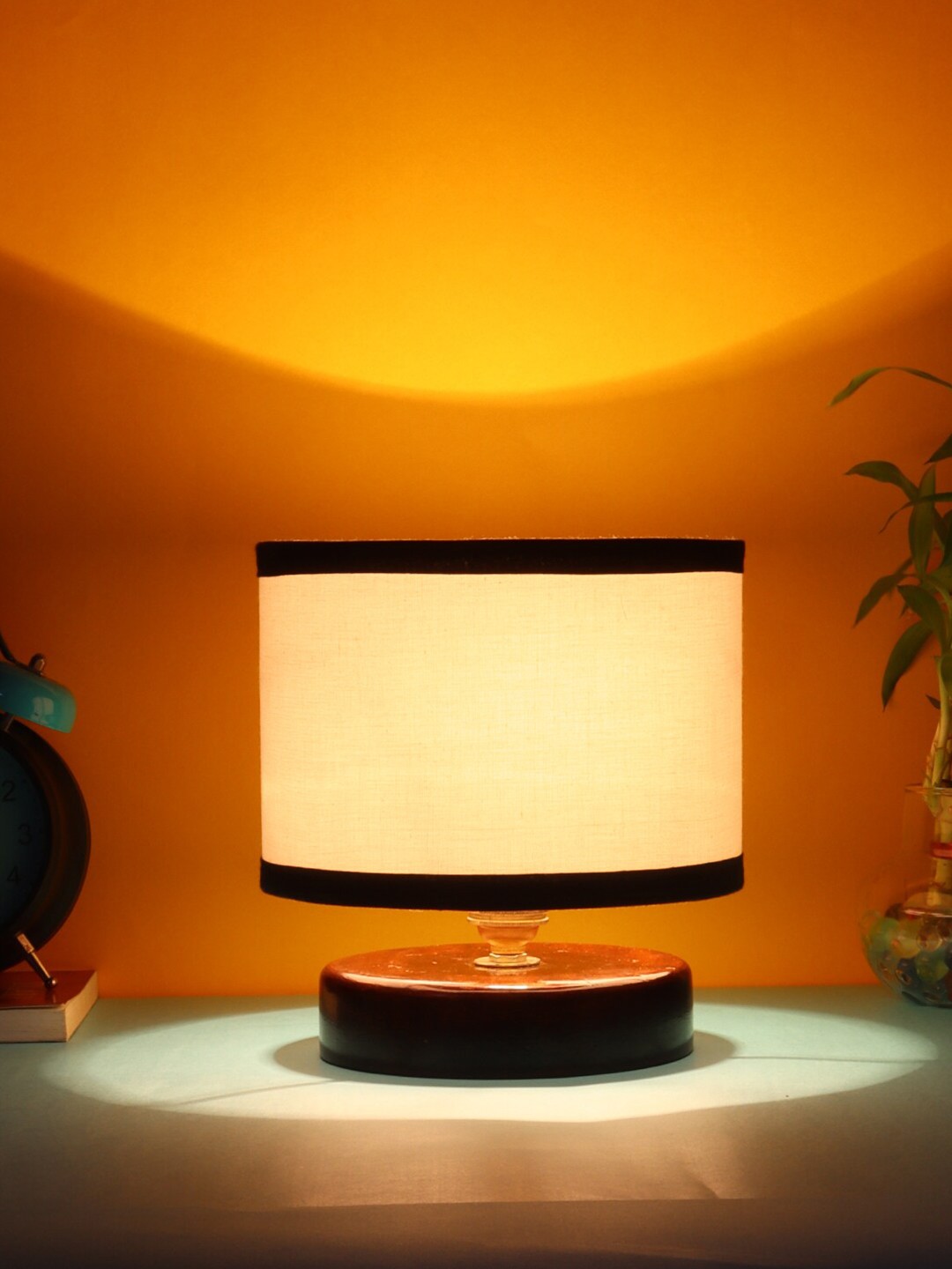 

Devansh White Traditional Table Lamp with Shade