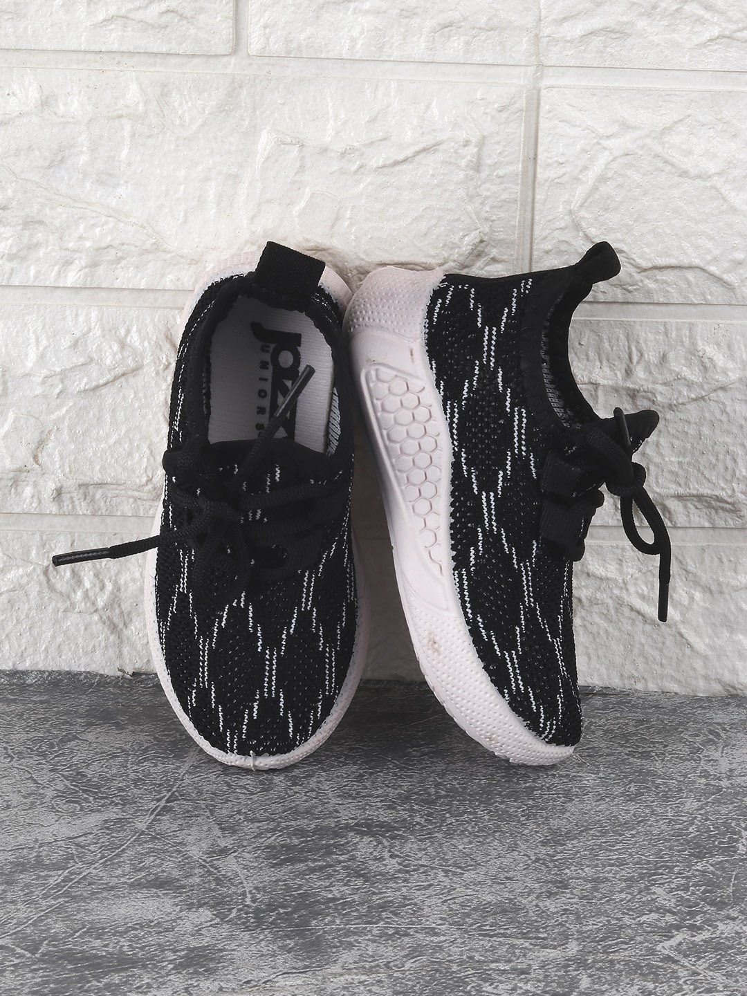 

Jazzy Juniors Boys Black Woven Design Sneakers