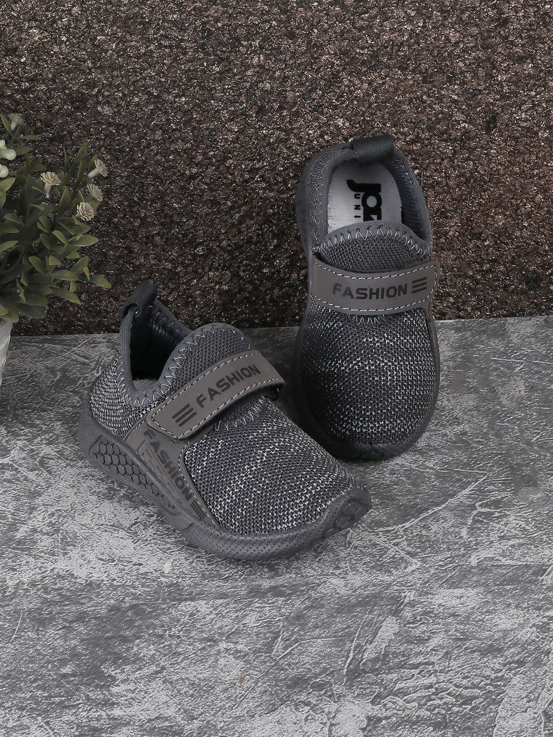 

Jazzy Juniors Boys Grey Woven Design Slip-On Sneakers