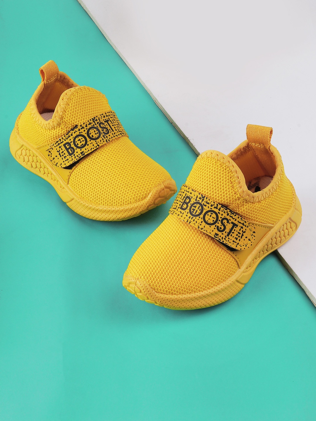 

Jazzy Juniors Boys Yellow Slip-On Sneakers
