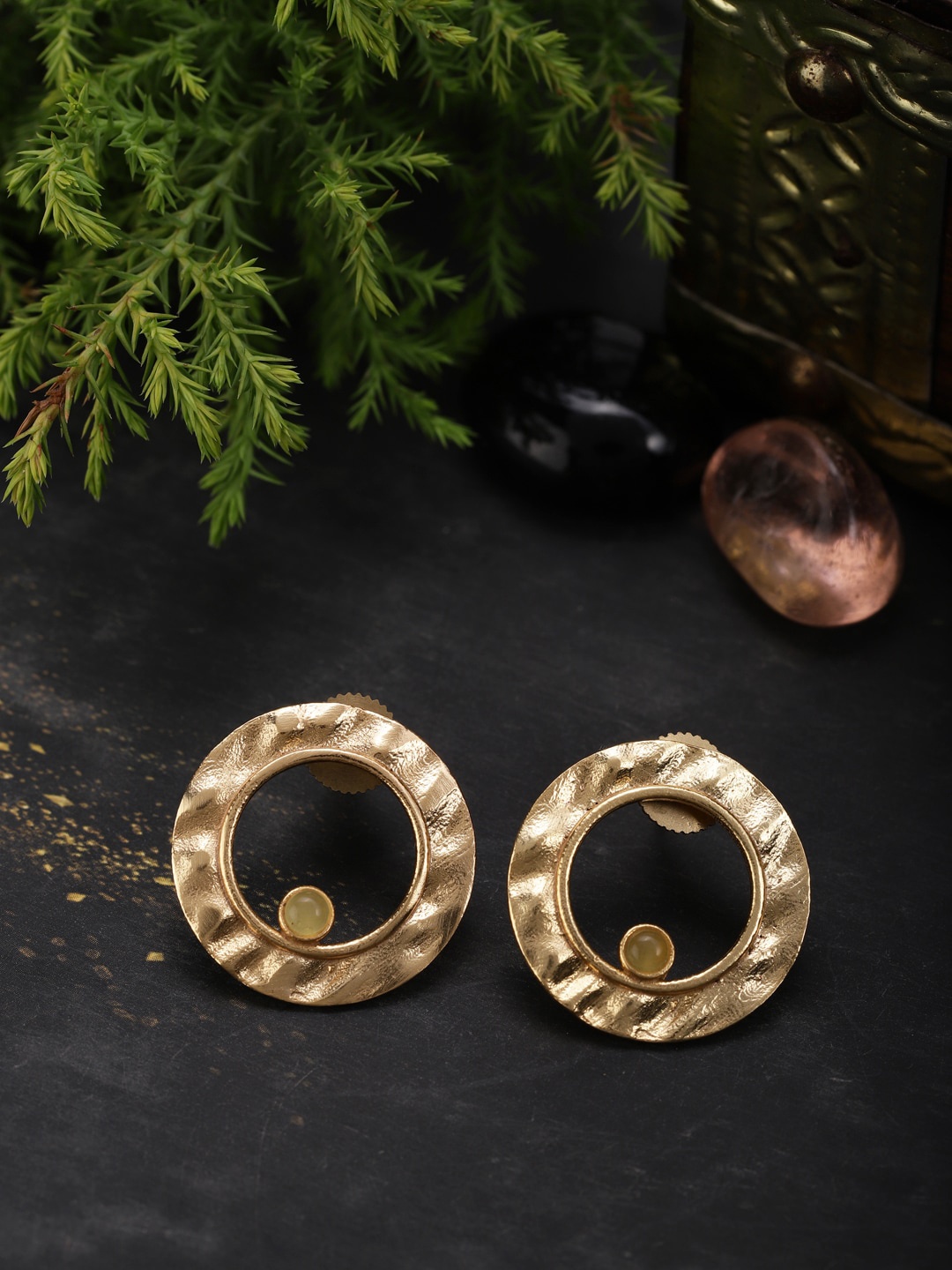 

Berserk Gold-Plated Contemporary Studs