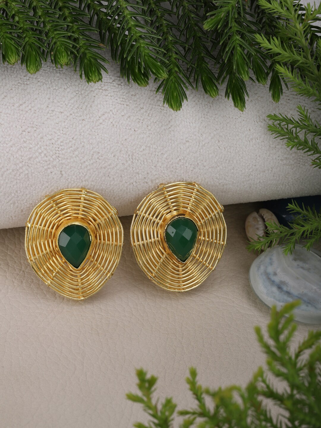 

Berserk Gold-Plated Teardrop Shaped Studs