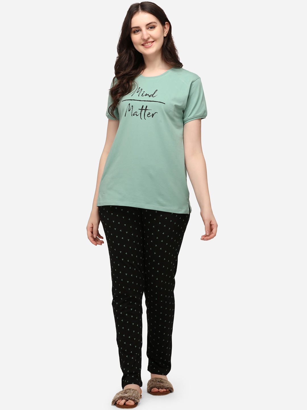 

Lenissa Women Green & Black Cotton Printed Night suit
