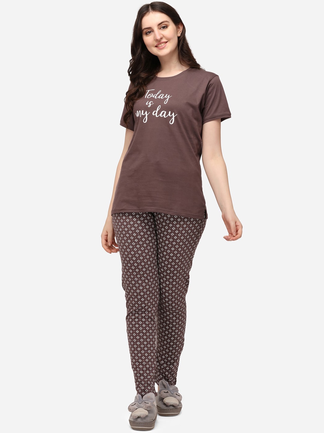 

Lenissa Women Brown & White Printed Night Suit