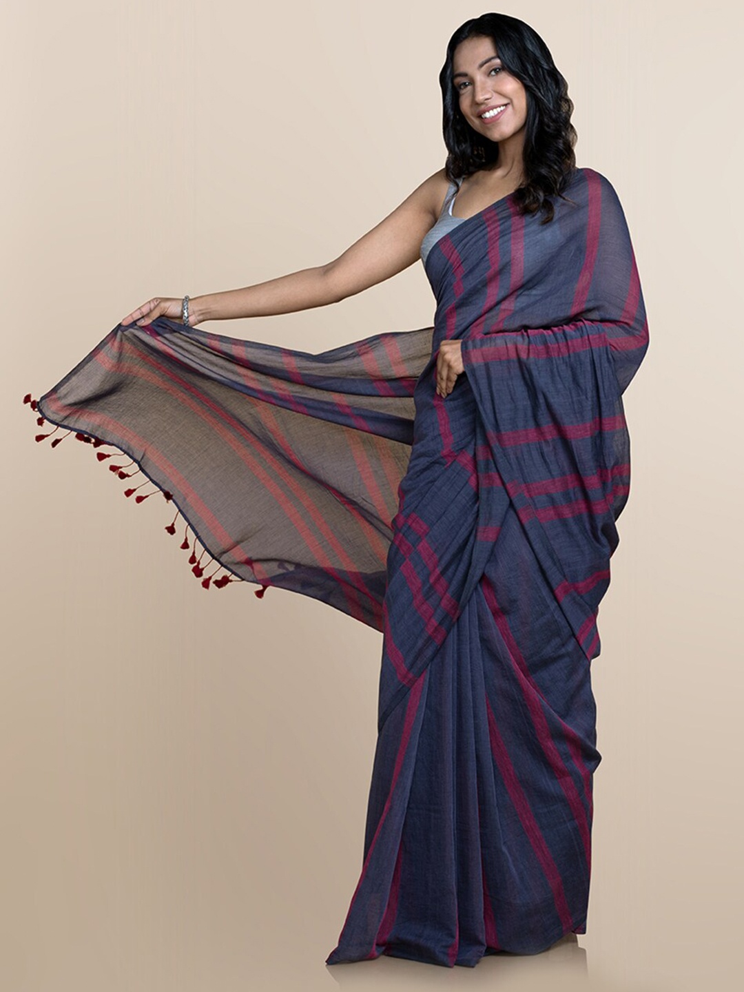 

Suta Women Navy Blue Pure Cotton Handloom Saree