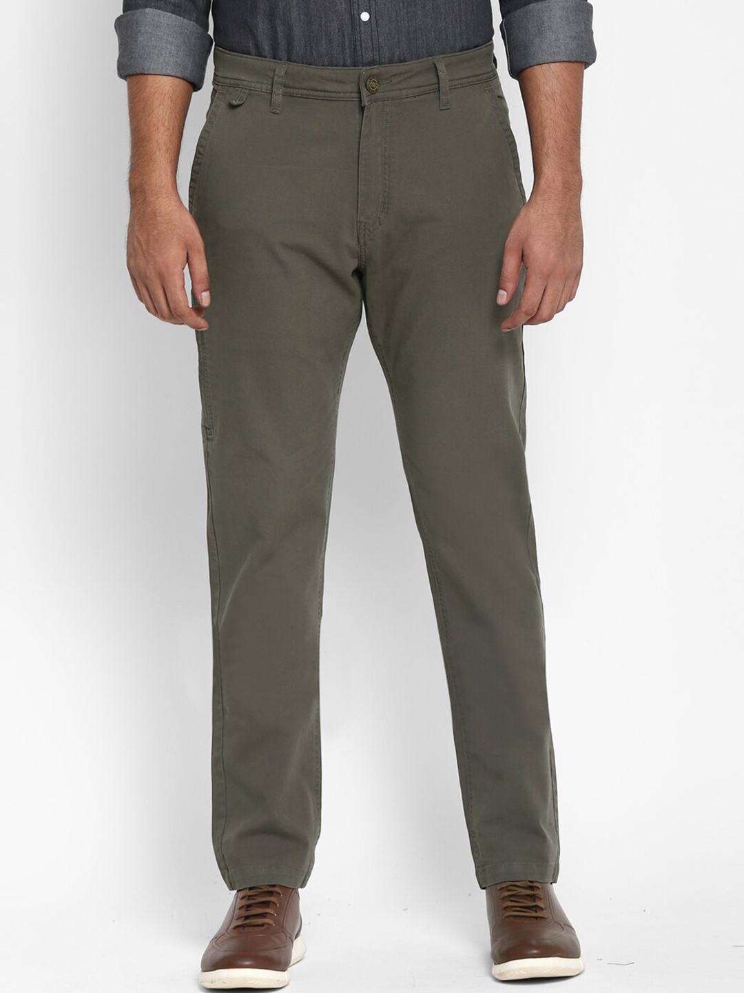 

Royal Enfield Men Green Solid Chinos Trousers