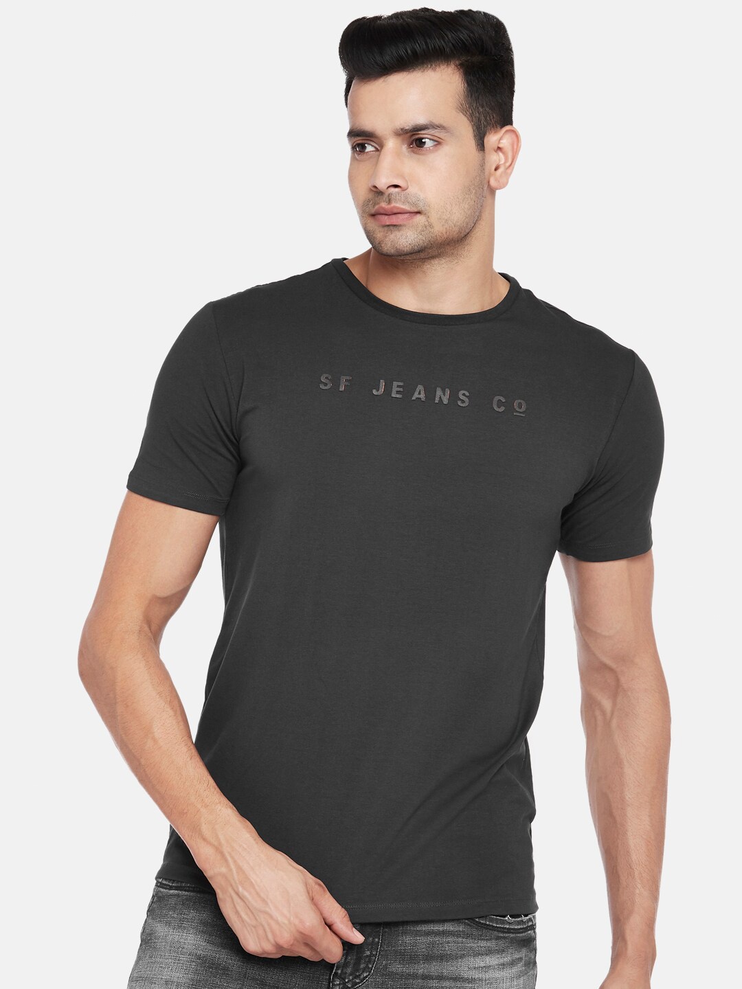

SF JEANS by Pantaloons Men Black Typography Applique Slim Fit T-shirt