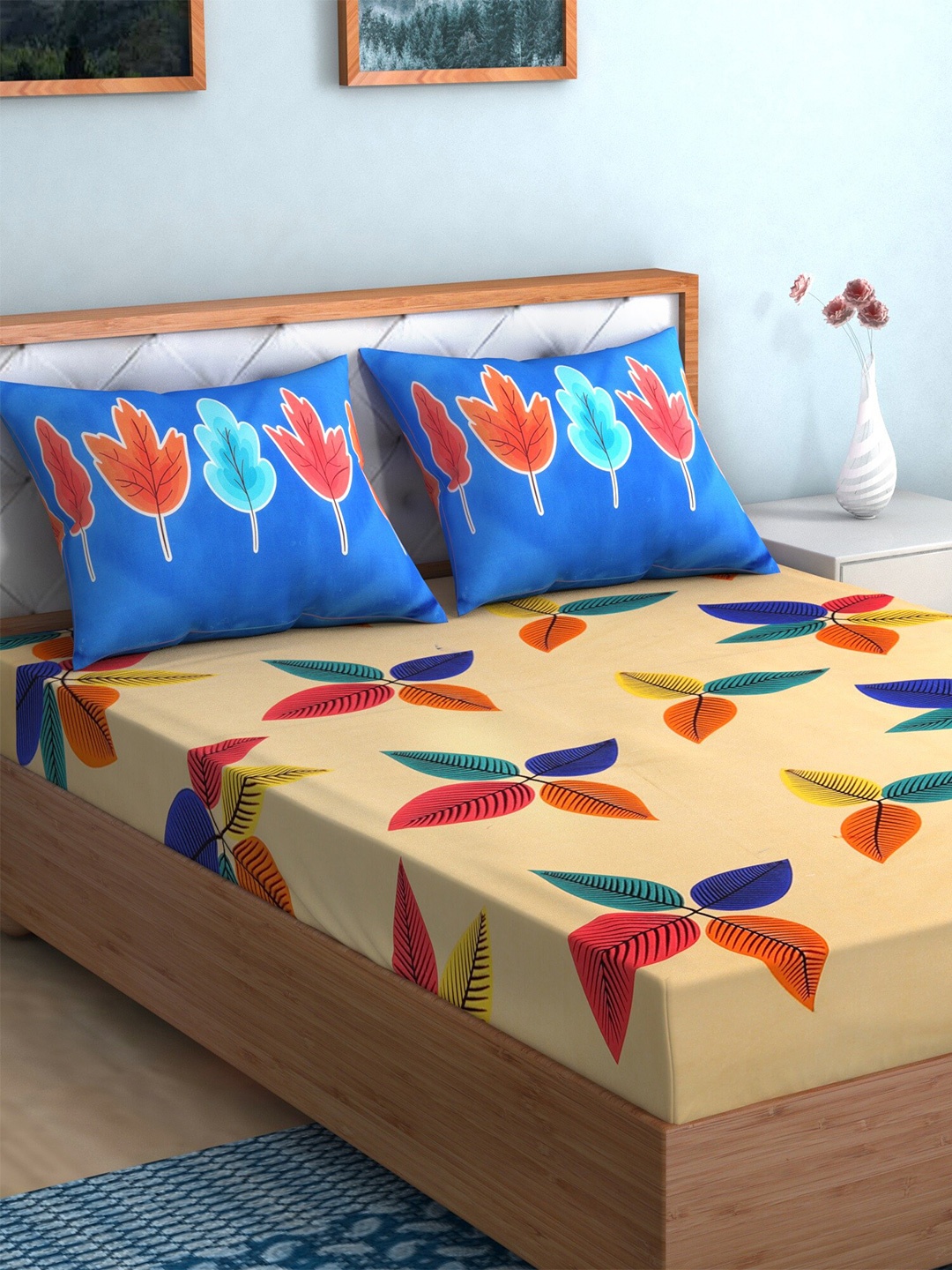 

TAG 7 Beige & Black Floral 210 TC 2 King Bedsheet with 4 Pillow Covers