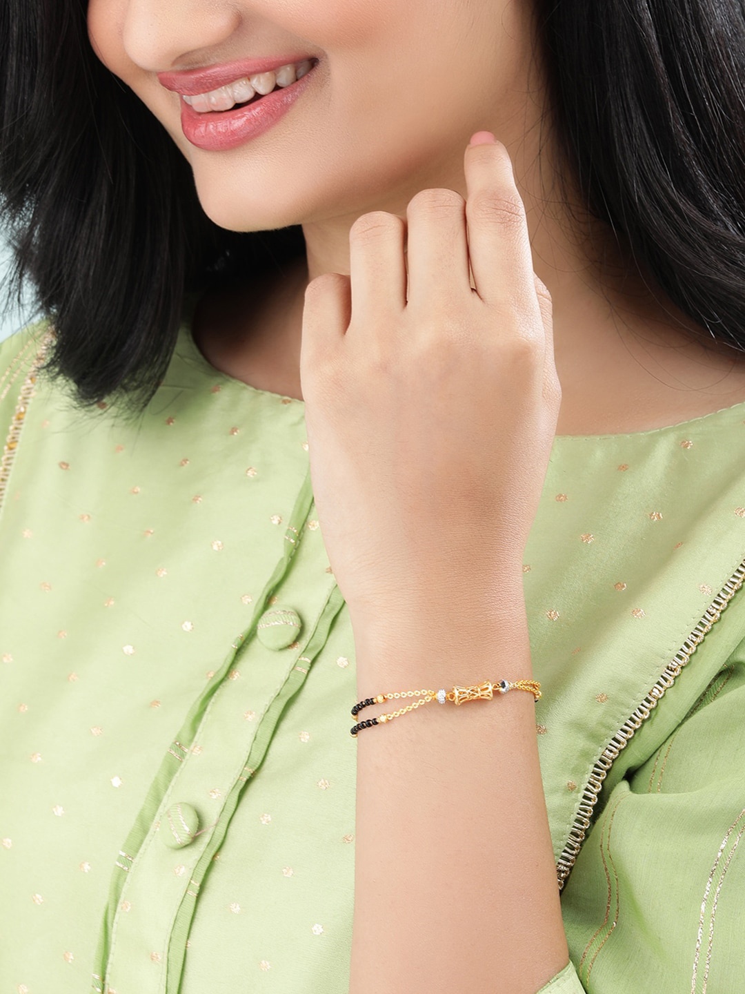 

Rubans Women Gold-Toned & Black Brass Handcrafted Gold-Plated Link Bracelet