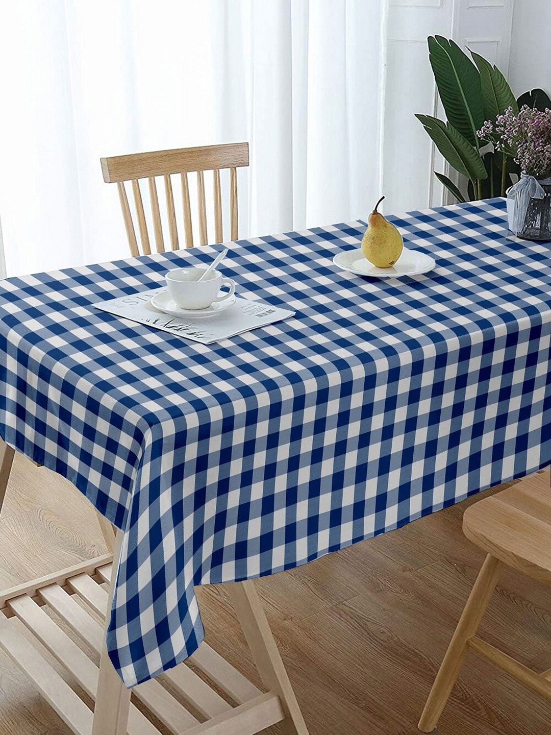 

Lushomes White & Blue Checked Cotton 6-Seater Rectangle Table Cover