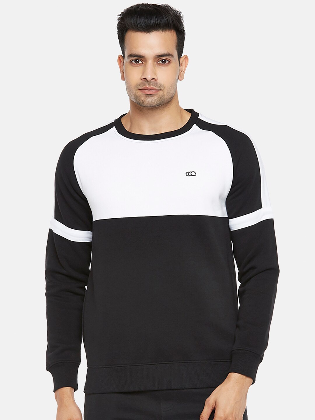 

Ajile by Pantaloons Men White & Black Colourblocked Sweatshirt