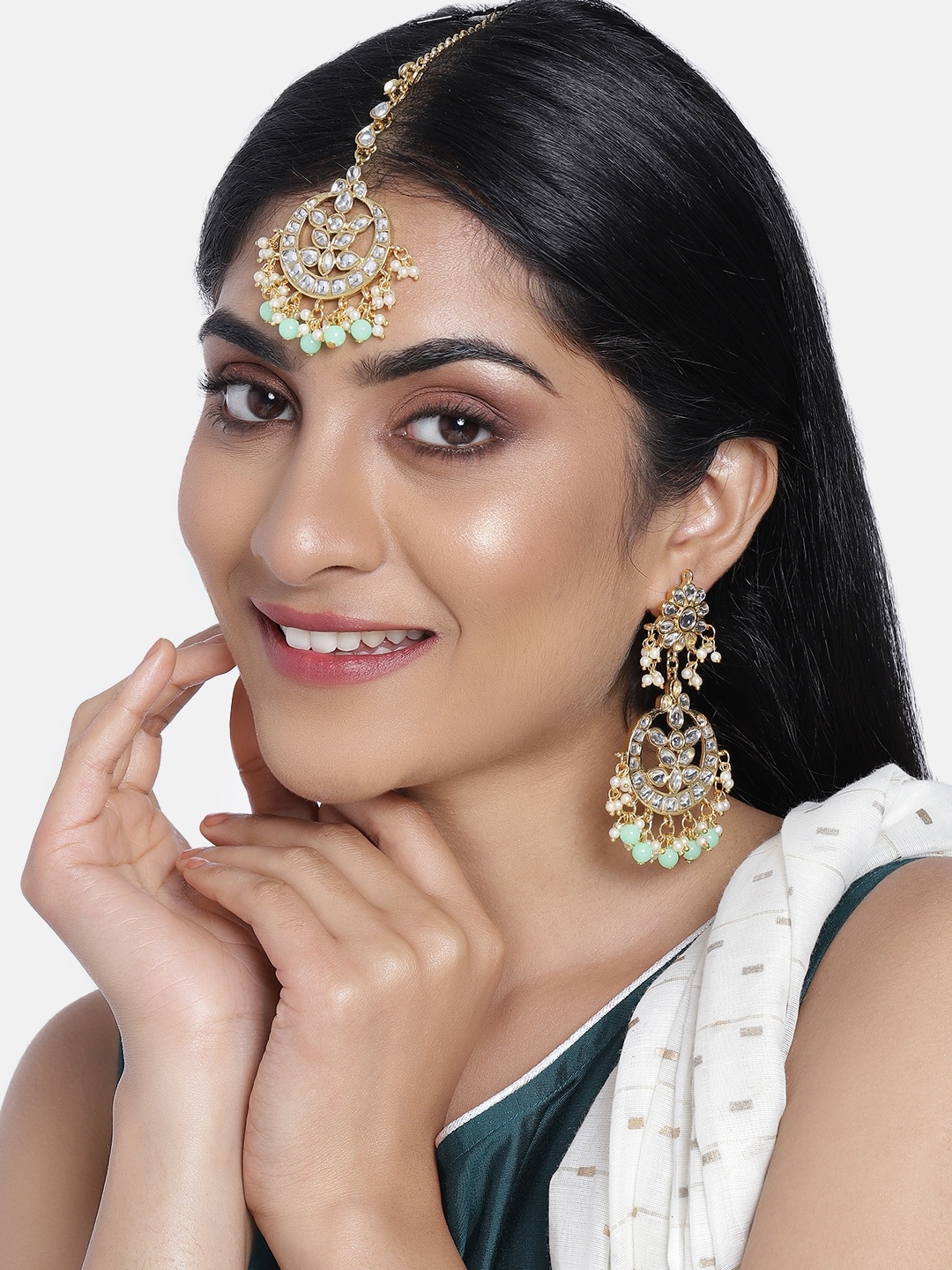 

Peora Sea Green Gold Plated Kundan & Pearl Studded Earring & Maang Tika