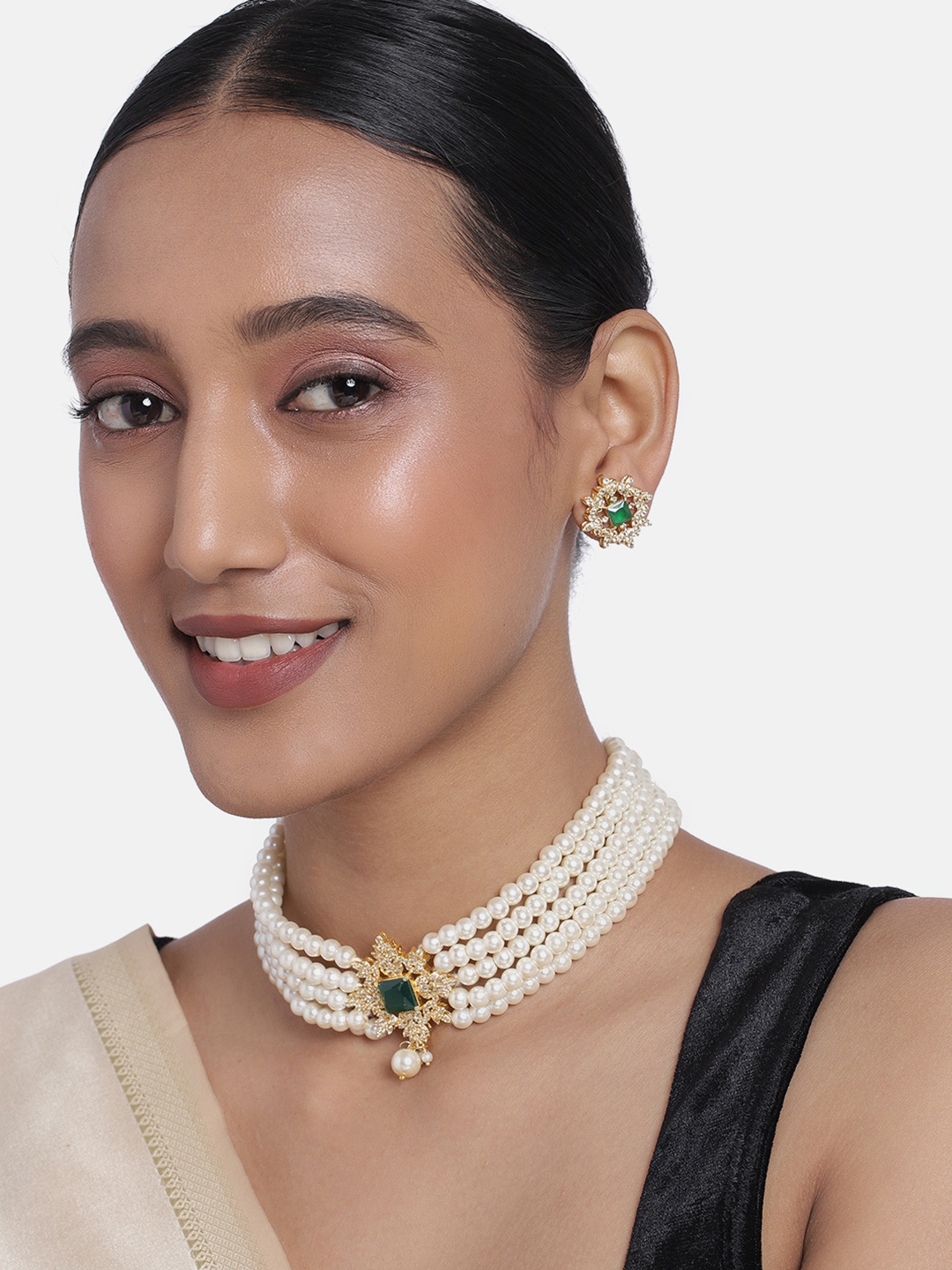 

Peora White & Green Gold-Plated Kundan & Pearl Jewellery Set