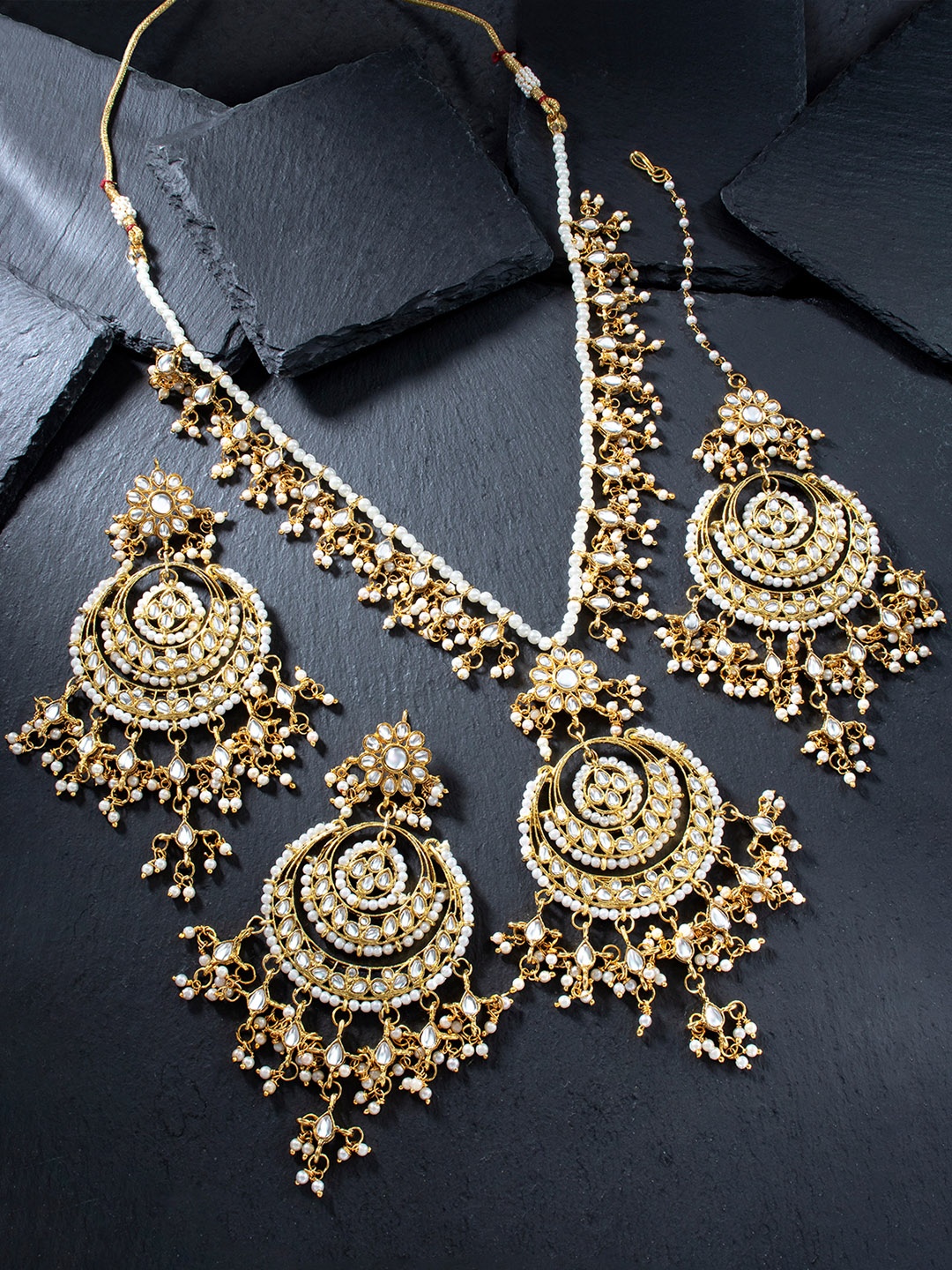

Peora White Gold-Plated Kundan & Pearl Jewellery Set