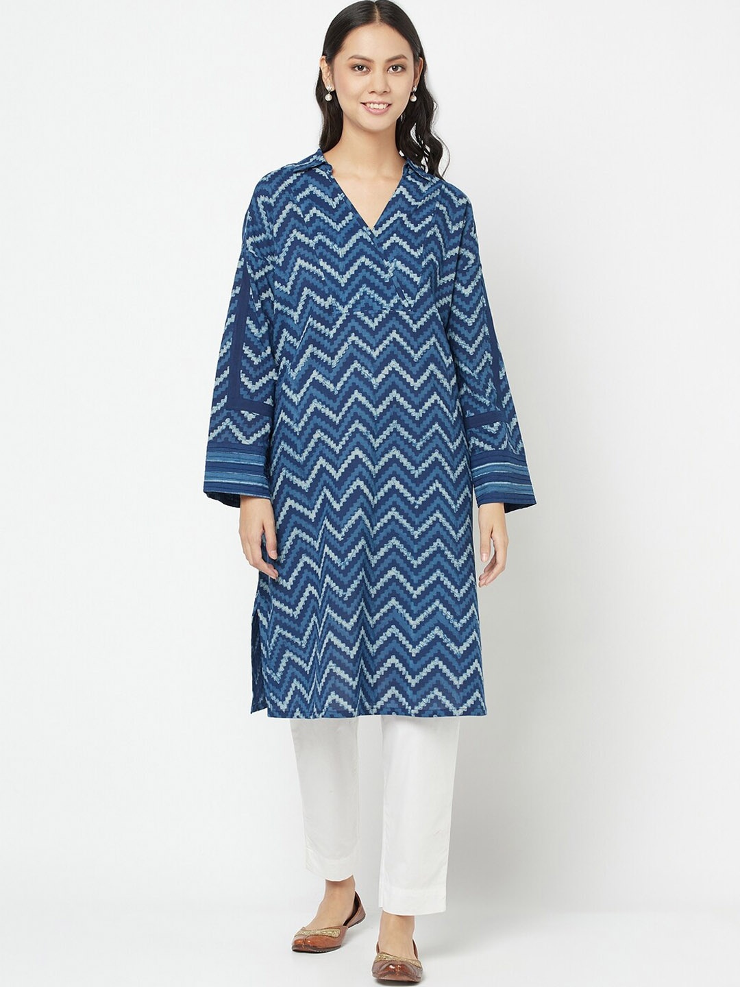 

Fabindia Women Blue Chevron Printed Kurta