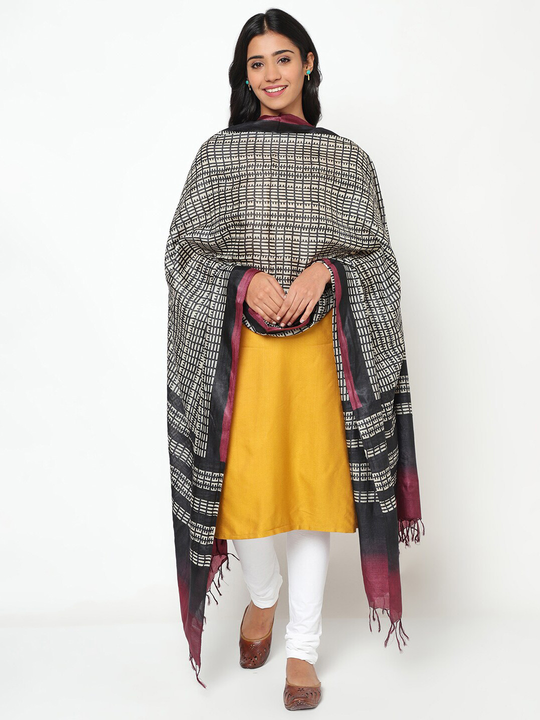 

Fabindia Black & White Ethnic Motifs Printed Pure Silk Dupatta