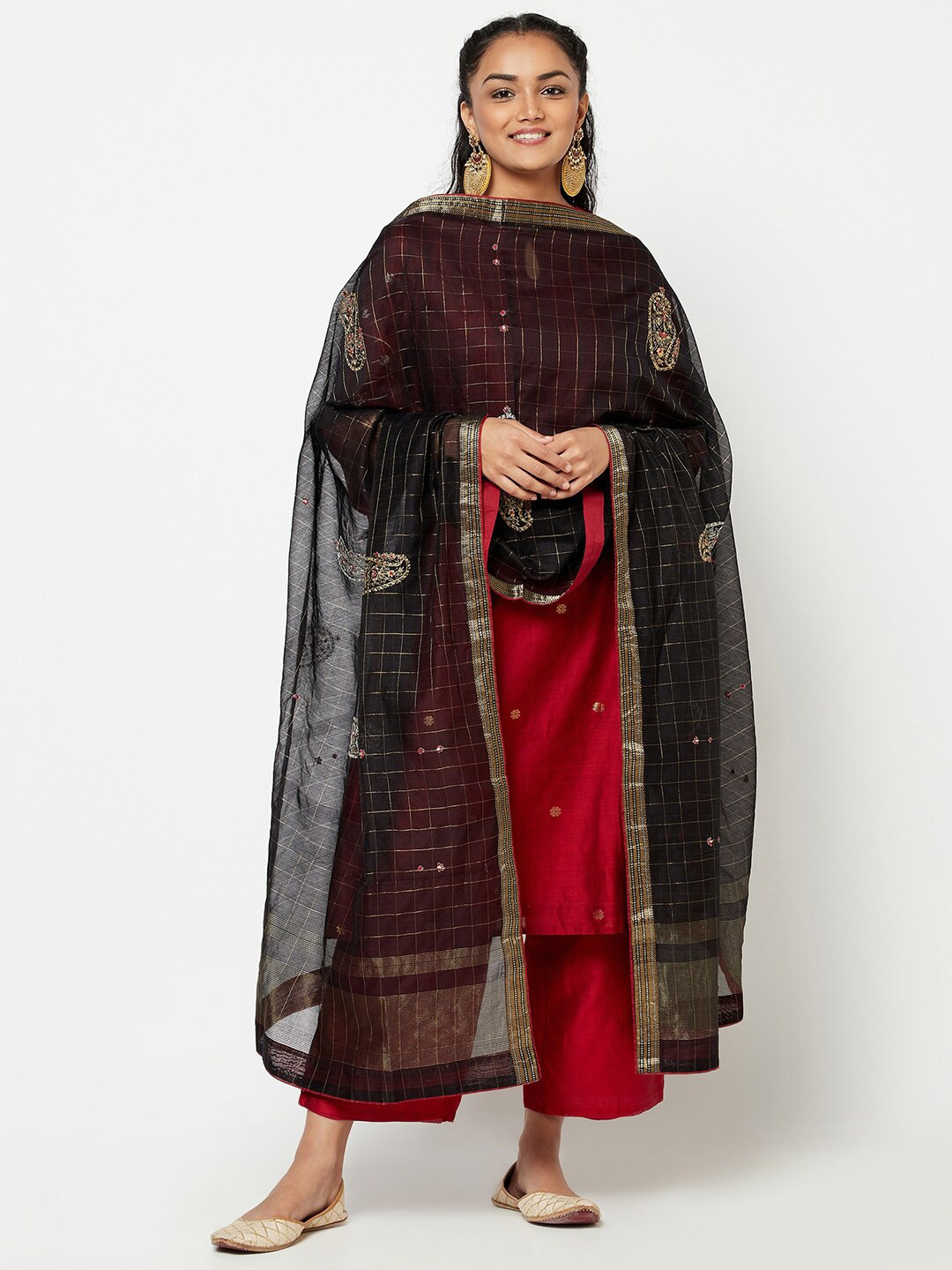 

Fabindia Black & Gold-Toned Ethnic Motifs Maheshwari Embroidered Cotton Silk Dupatta