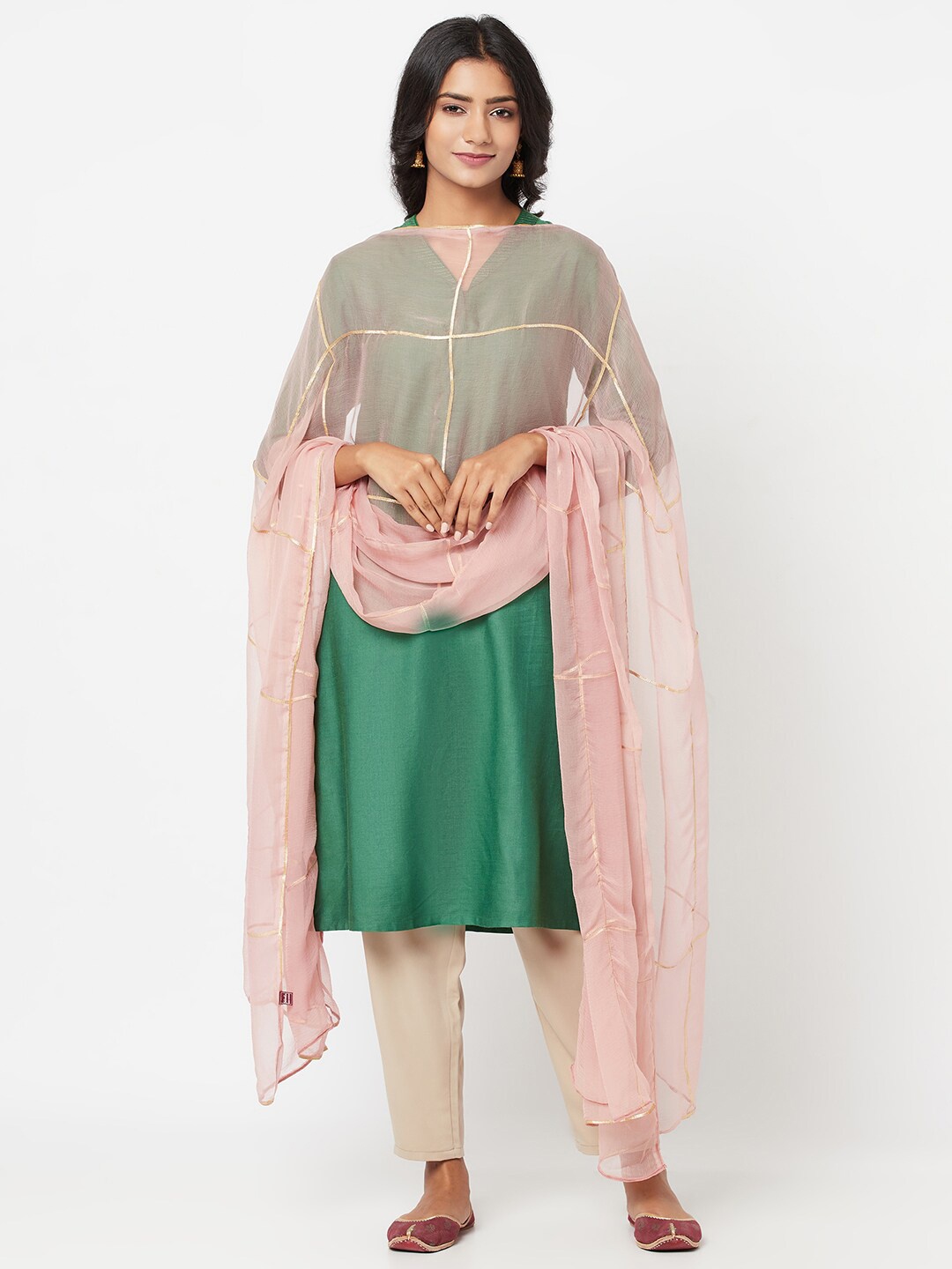 

Fabindia Pink & Gold-Toned Geometric Gotta Patti Dupatta