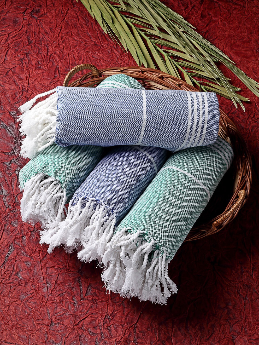 

KLOTTHE Unisex Set of 4 Striped Cotton 210 GSM Bath Towels, White