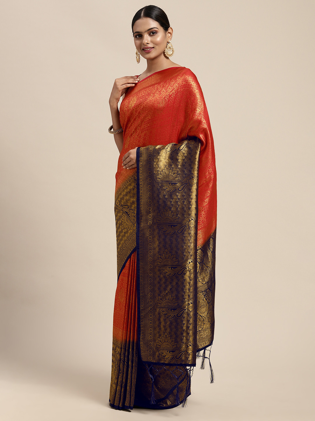 

DIVASTRI Red & Navy Blue Ethnic Motifs Zari Kanjeevaram Saree