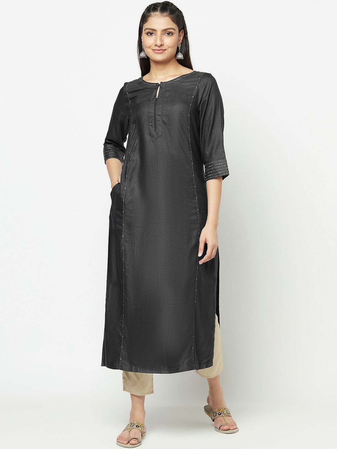 

Fabindia Women Black Keyhole Neck Thread Work Kurta