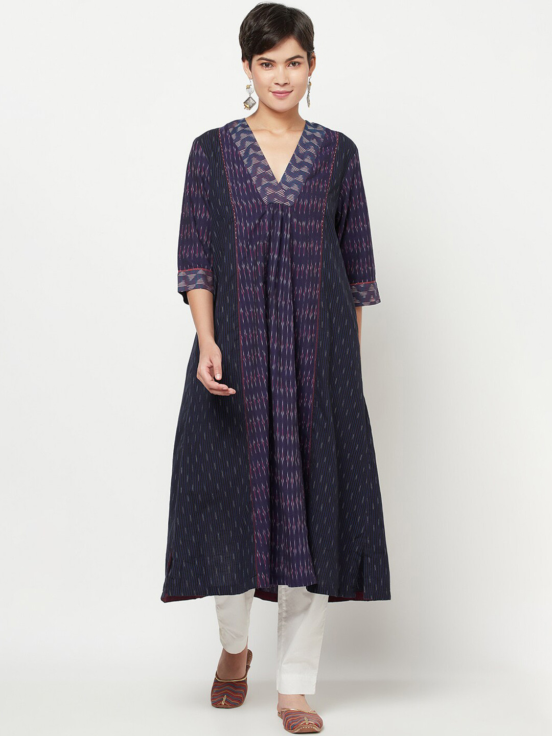 

Fabindia Women Navy Blue & Red Thread Work Cotton Kurta